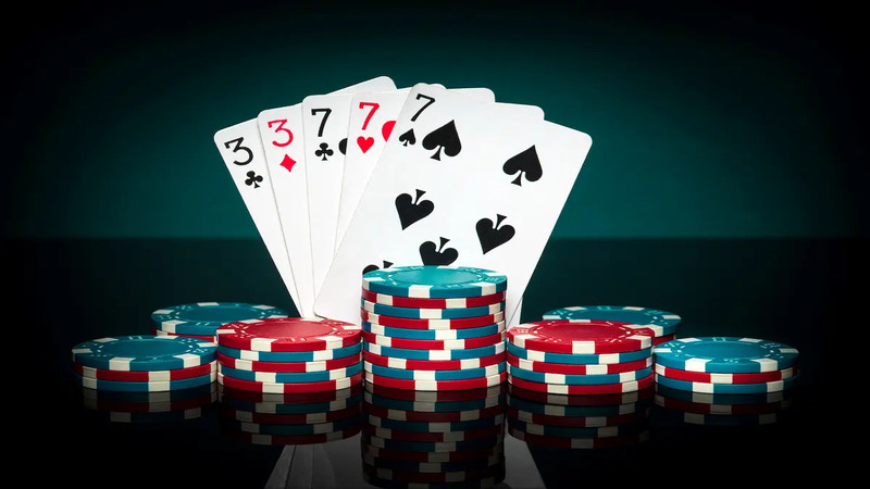 Chia sẻ cho tân binh 5 mẹo chơi Poker được chia sẻ từ chuyên gia hàng đầu hiện nay