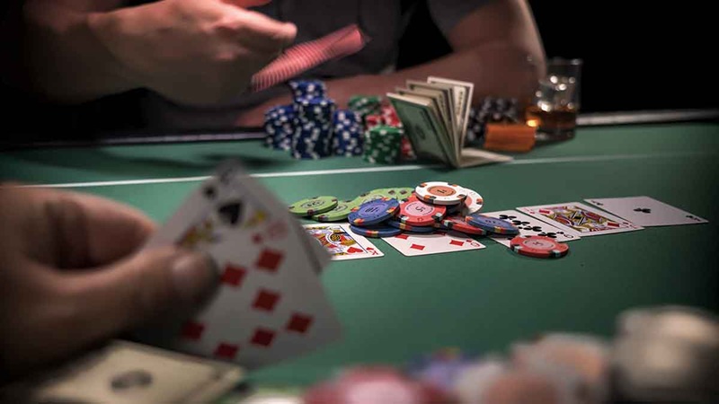 Mẹo Chơi Poker Chia Sẻ Bởi Chuyên Gia Hàng Đầu Tại KUBET.COM